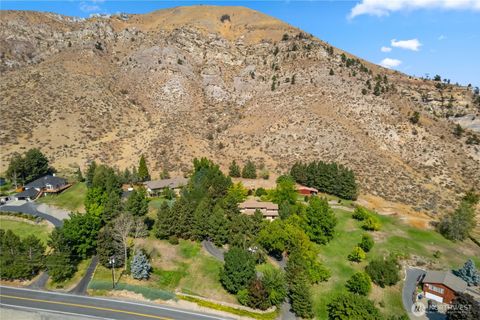 Photo of 1100 Pitcher Canyon Road, Wenatchee, WA 98801 (MLS # 2402993)