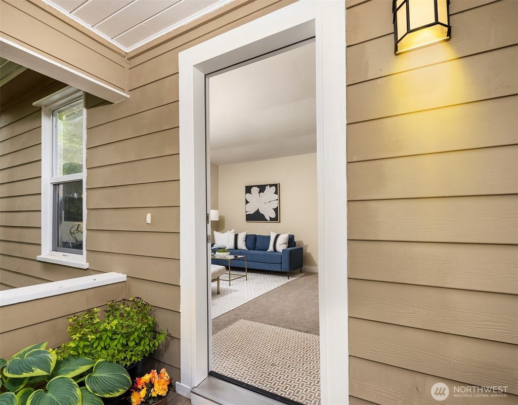 Photo of 11752 35th Avenue NE, Seattle, WA 98125 (MLS # 2329981)