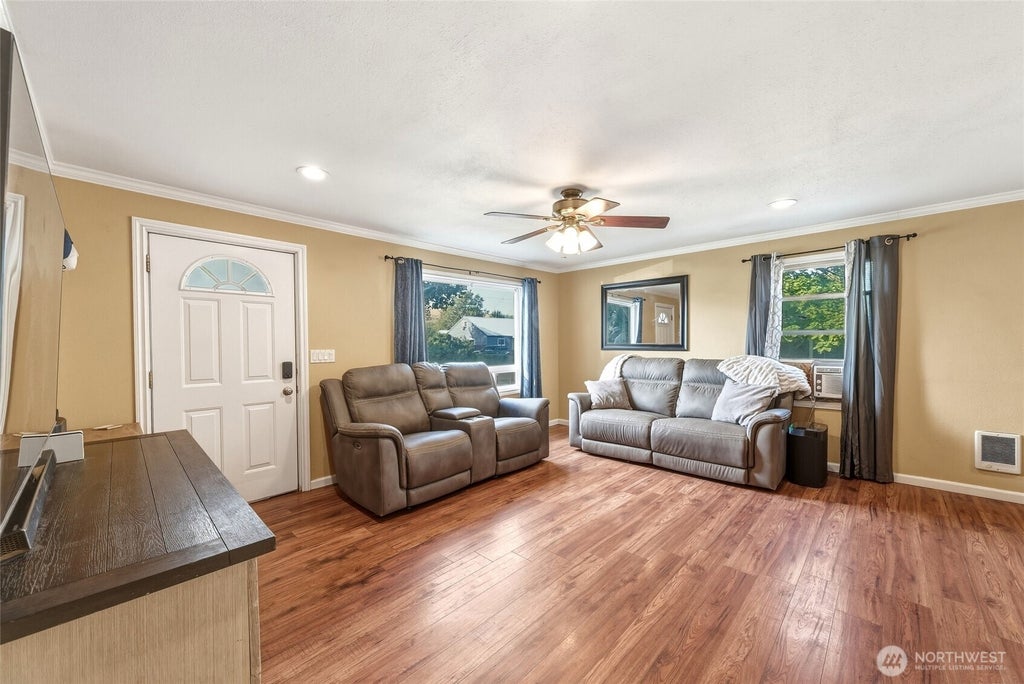 Photo of 222 NW 6th AVE, Milton-Freewater, OR 97862 (MLS # 2585059)