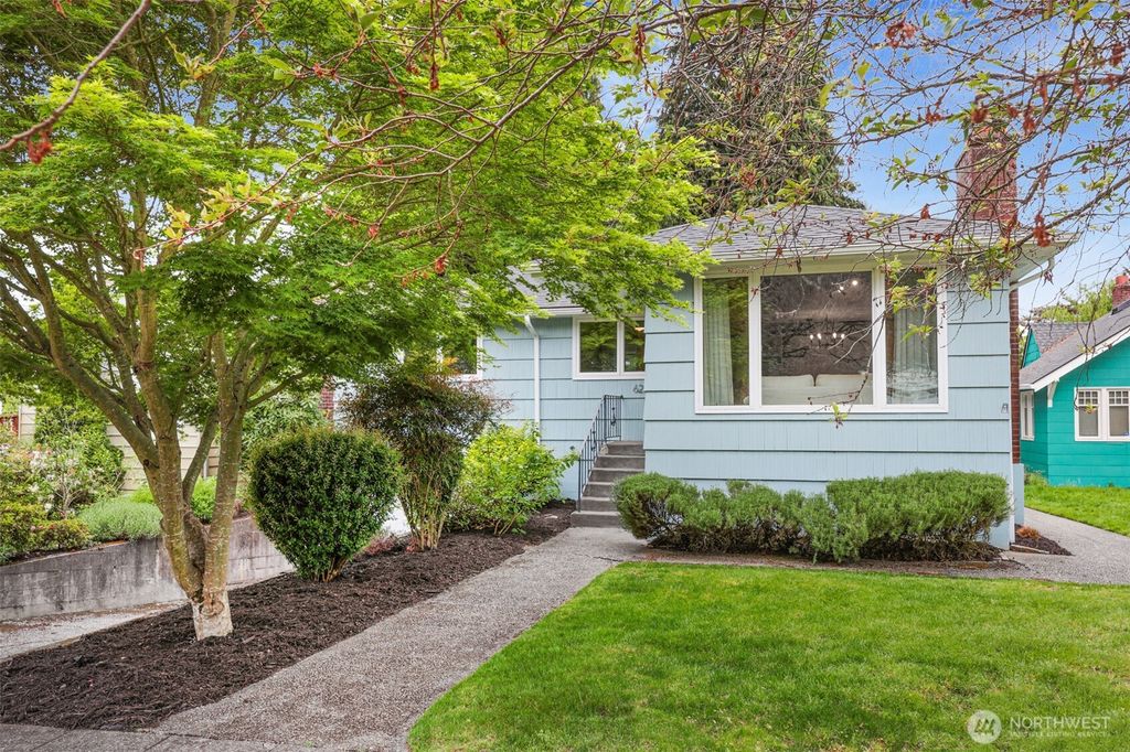 Photo of 6225 29th Avenue NE, Seattle, WA 98115 (MLS # 2520038)