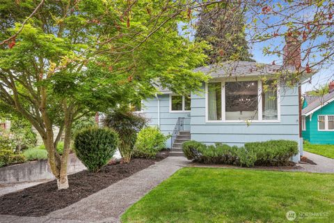 Photo of 6225 29th Avenue NE, Seattle, WA 98115 (MLS # 2520038)