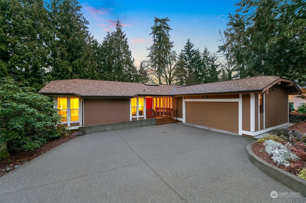 Photo of 7622 147th Avenue NE, Redmond, WA 98052 (MLS # 2038490)