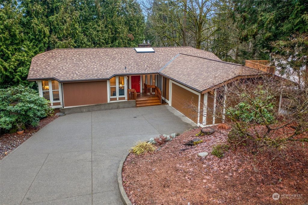 Photo of 7622 147th Avenue NE, Redmond, WA 98052 (MLS # 2038490)