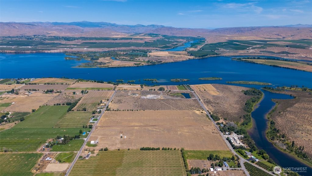 Photo of 10 Solitude Lane, Brewster, WA 98812 (MLS # 2526020)