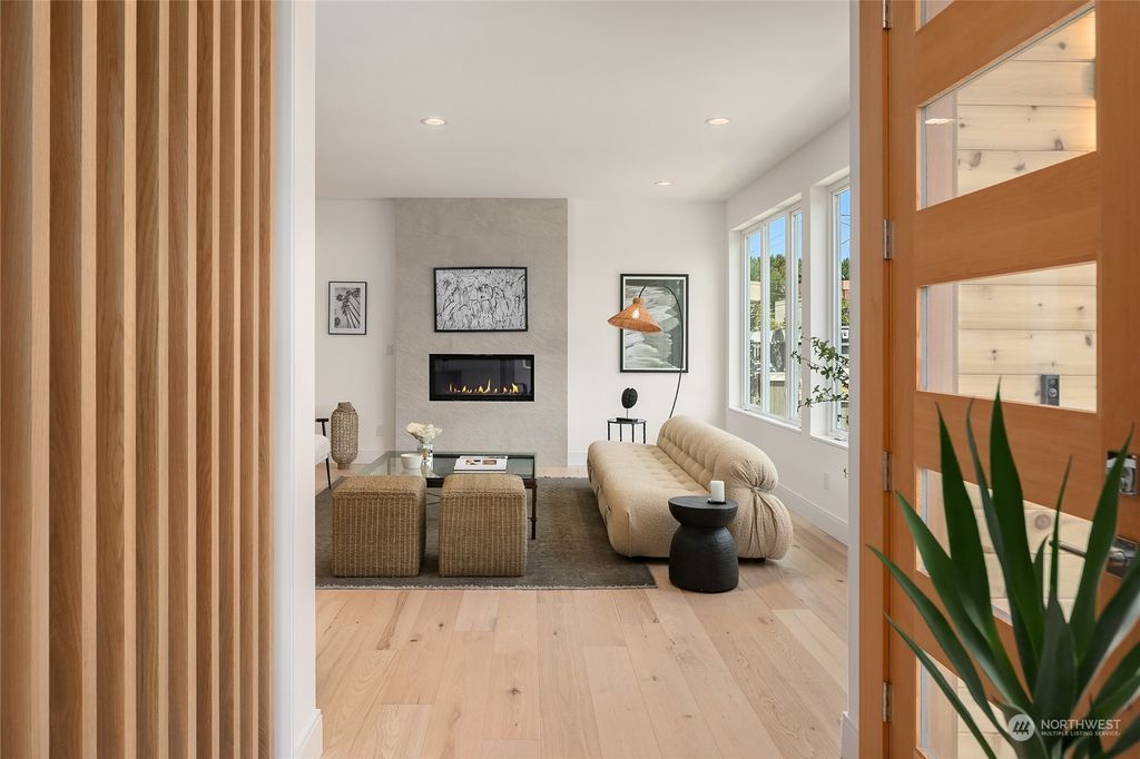 Photo of 2127 33rd Avenue W, Seattle, WA 98199 (MLS # 2173408)