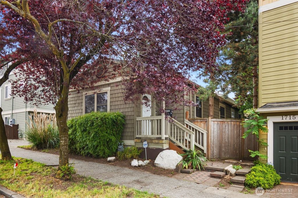 Photo of 1717 E Spruce St. St, Seattle, WA 98122 (MLS # 2463263)