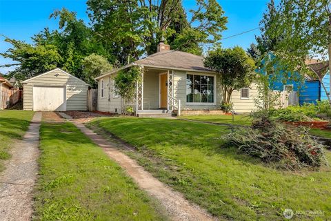 Photo of 12238 76th Avenue S, Seattle, WA 98178 (MLS # 2521737)