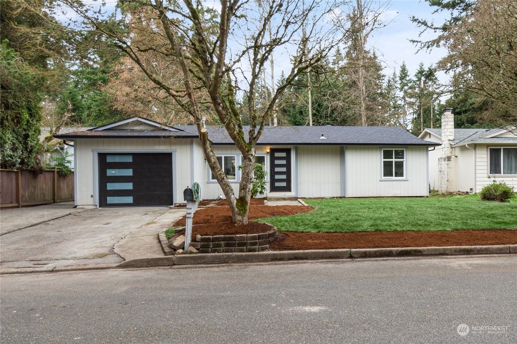 Photo of 6114 NE 204th St St, Kenmore, WA 98028 (MLS # 2200378)