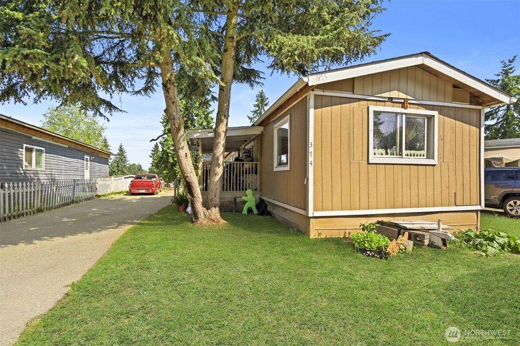 Photo of 3001 S 288TH ST St #374, Federal Way, WA 98003 (MLS # 2414347)