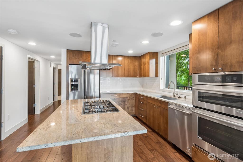 Photo of 9123 NE Juanita Drive #205, Kirkland, WA 98034 (MLS # 2572949)