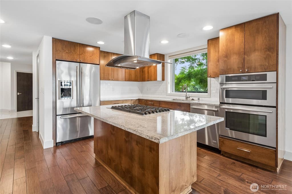 Photo of 9123 NE Juanita Drive #205, Kirkland, WA 98034 (MLS # 2572949)