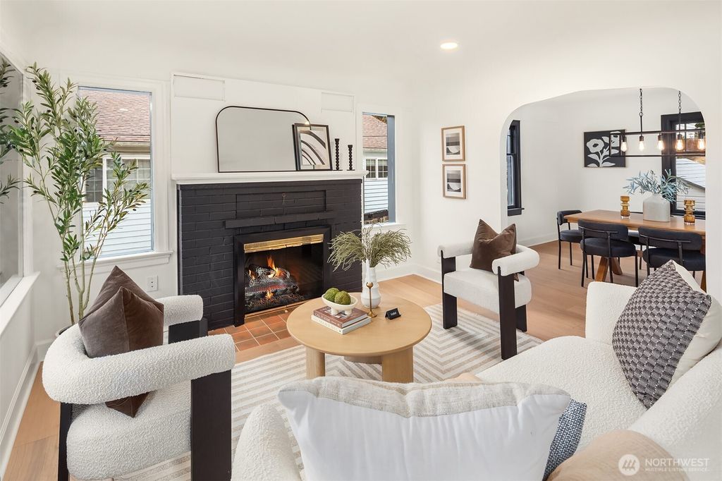 Photo of 11753 25th Avenue NE, Seattle, WA 98125 (MLS # 2327782)