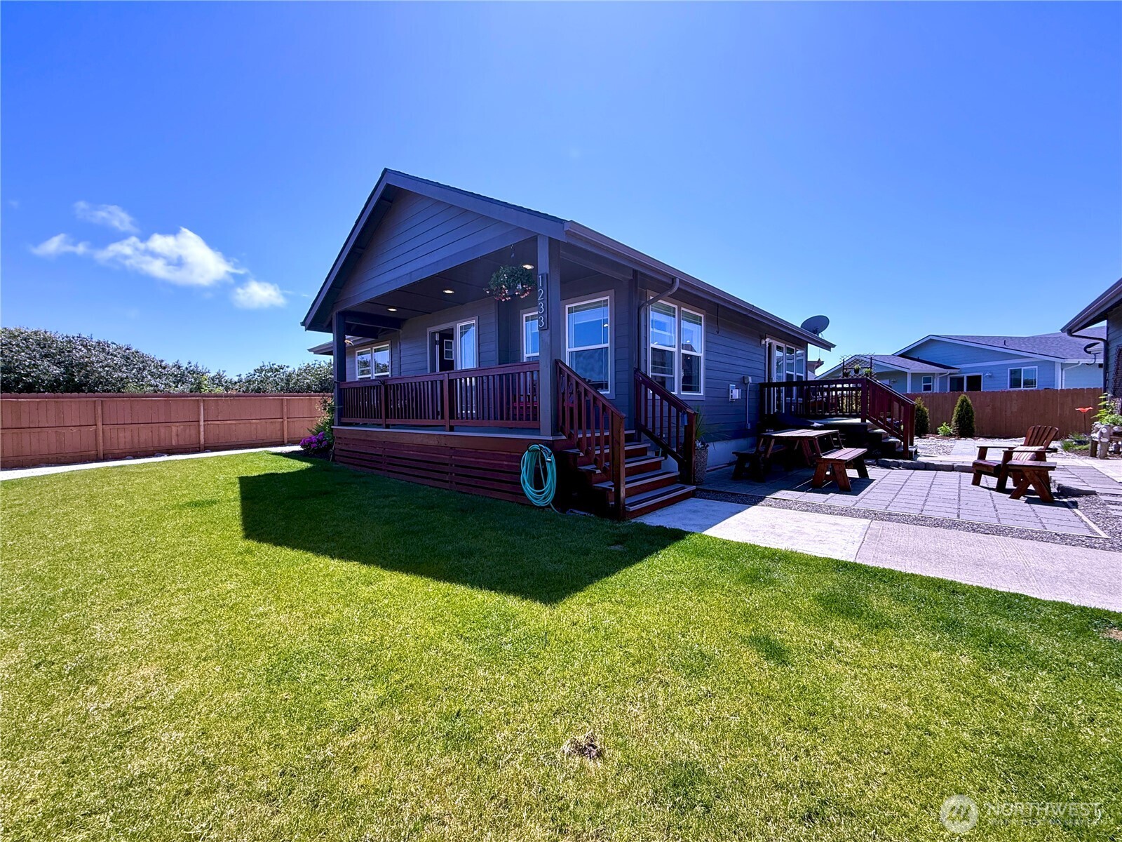 1233 Camero Loop SW
