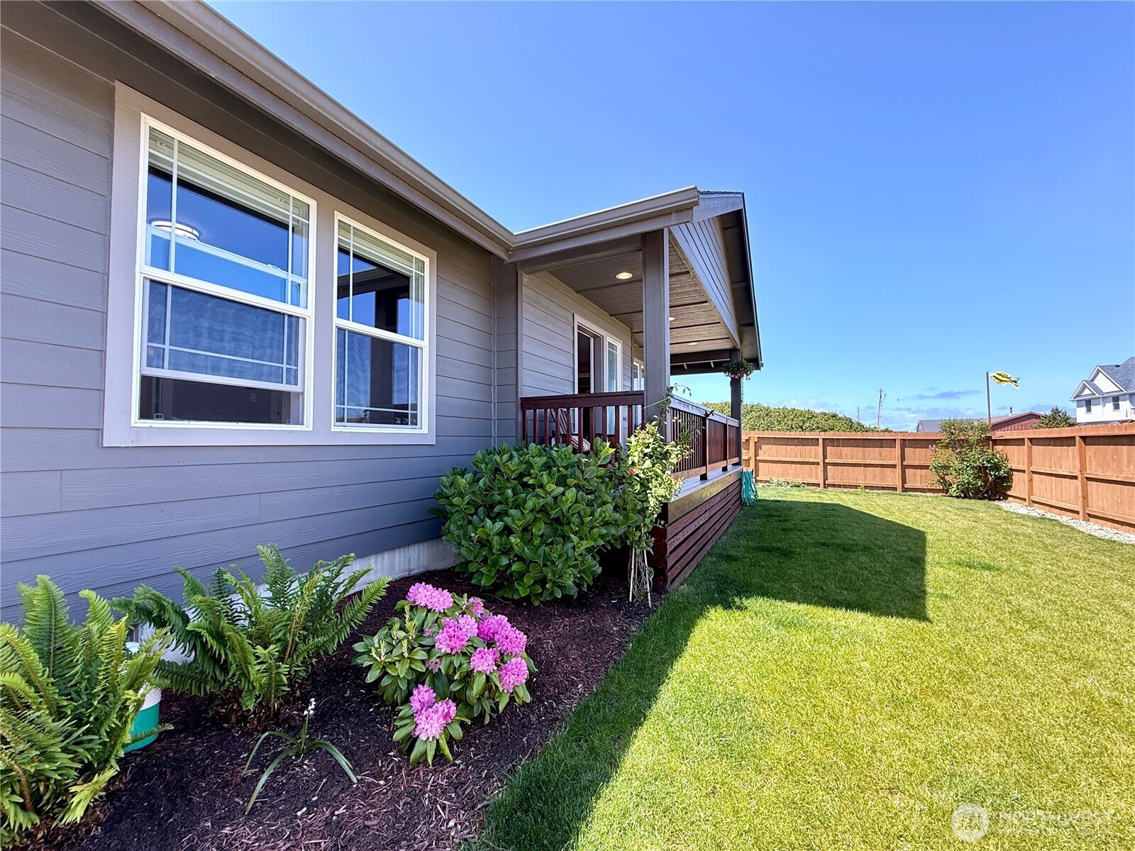 1233 Camero Loop SW