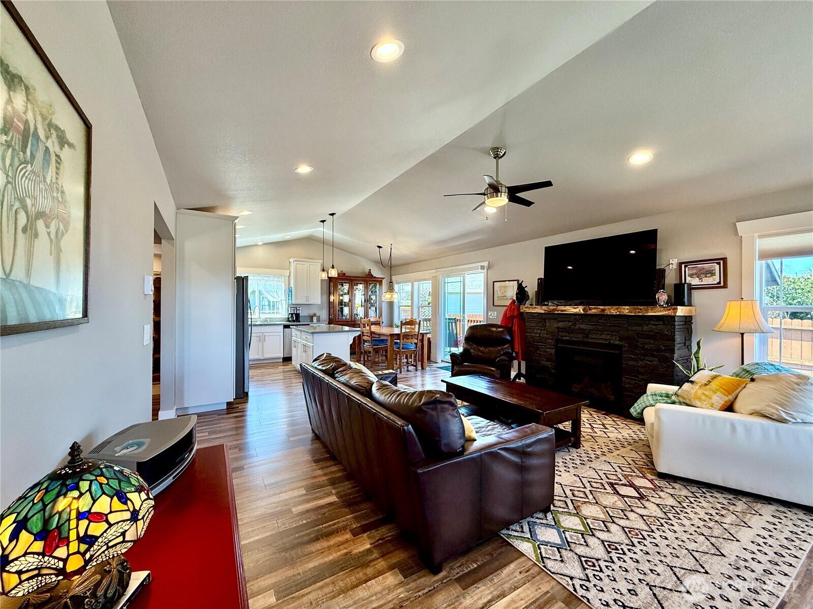 1233 Camero Loop SW