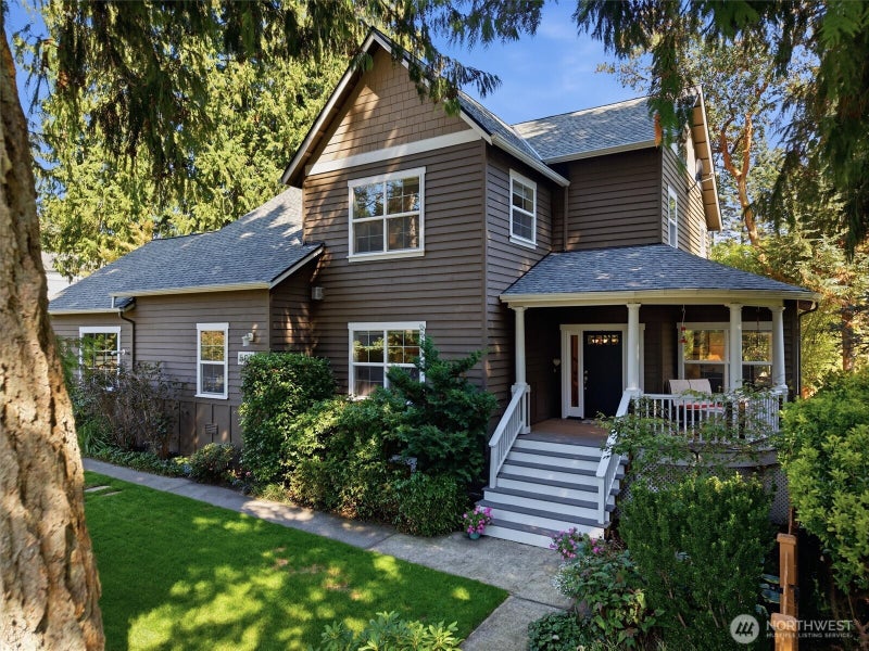 506 Azalea Avenue NE