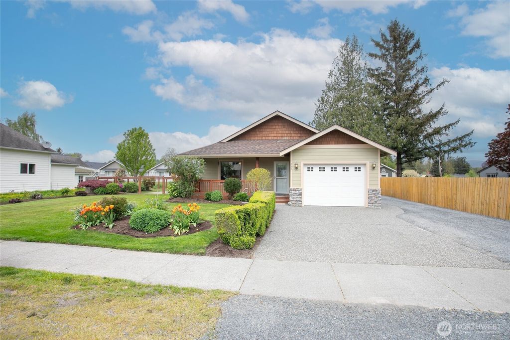 Photo of 232 Front Street, Sumas, WA 98295 (MLS # 2514439)