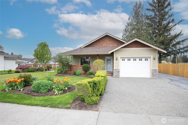 232 FRONT ST, SUMAS, WA 98295 - Image e2b45c8f36dbfdf818486b7cddc535d4/2283675