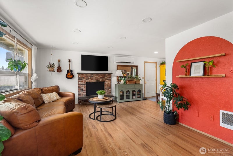310 E Cedarcrest Court