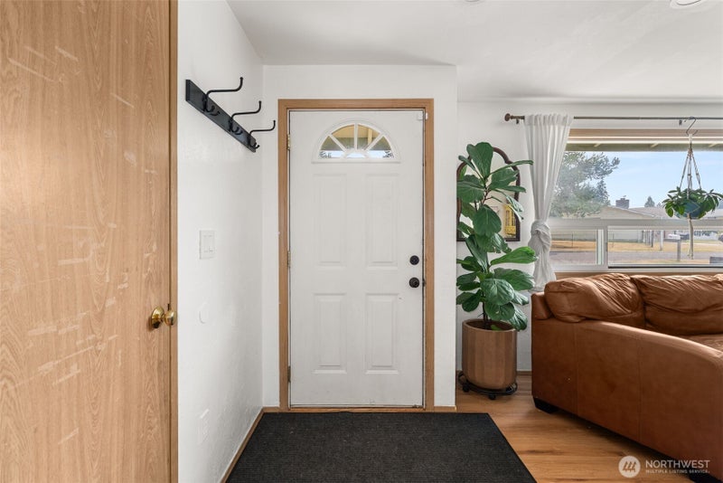 310 E Cedarcrest Court
