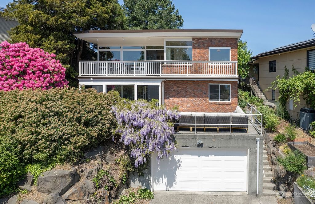 Photo of 3513 W Howe Street, Seattle, WA 98199 (MLS # 2069669)