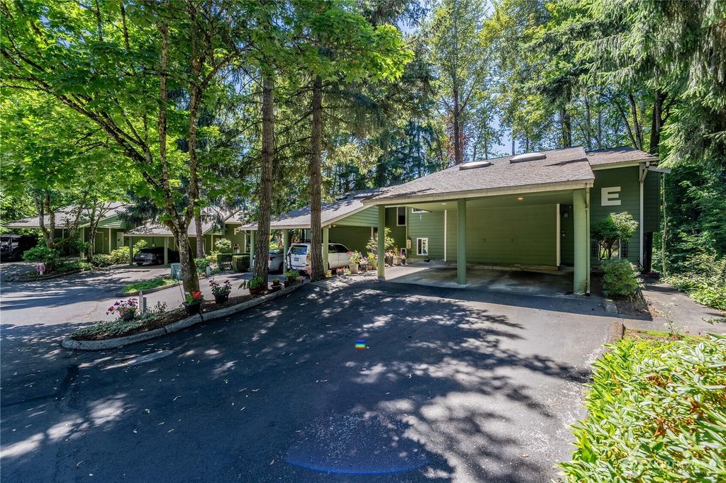 Photo of 13219 SE 256th St #E3, Kent, WA 98042 (MLS # 2409383)