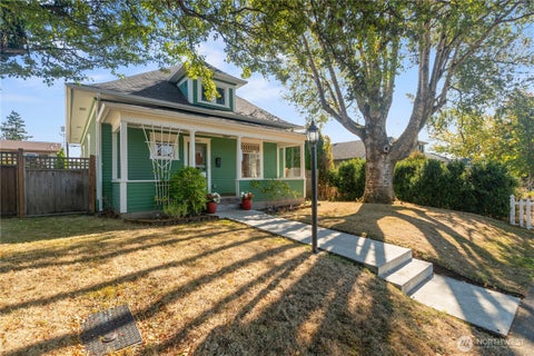 Photo of 2524 Franklin Street, Bellingham, WA 98225 (MLS # 2586942)