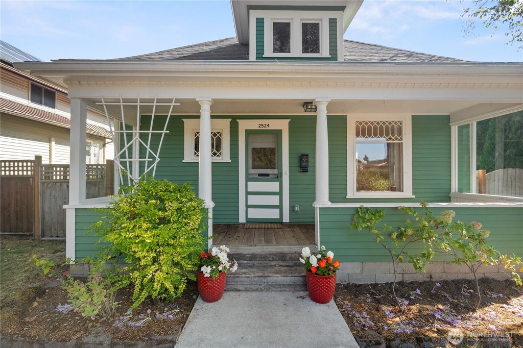 Photo of 2524 Franklin Street, Bellingham, WA 98225 (MLS # 2586942)