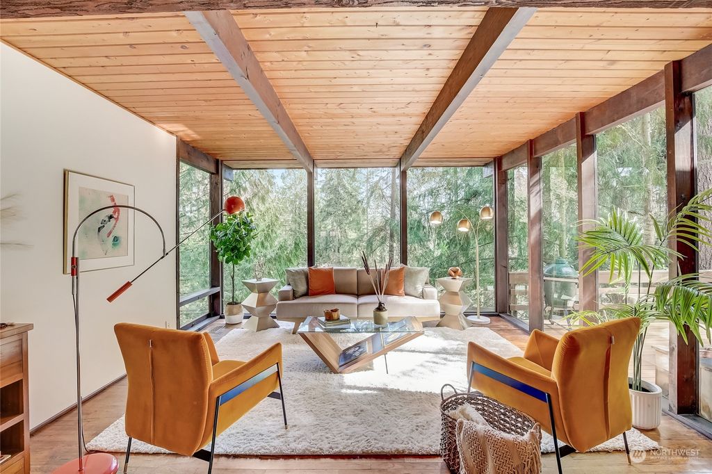 Photo of 19538 67th Avenue NE, Kenmore, WA 98028 (MLS # 2206589)