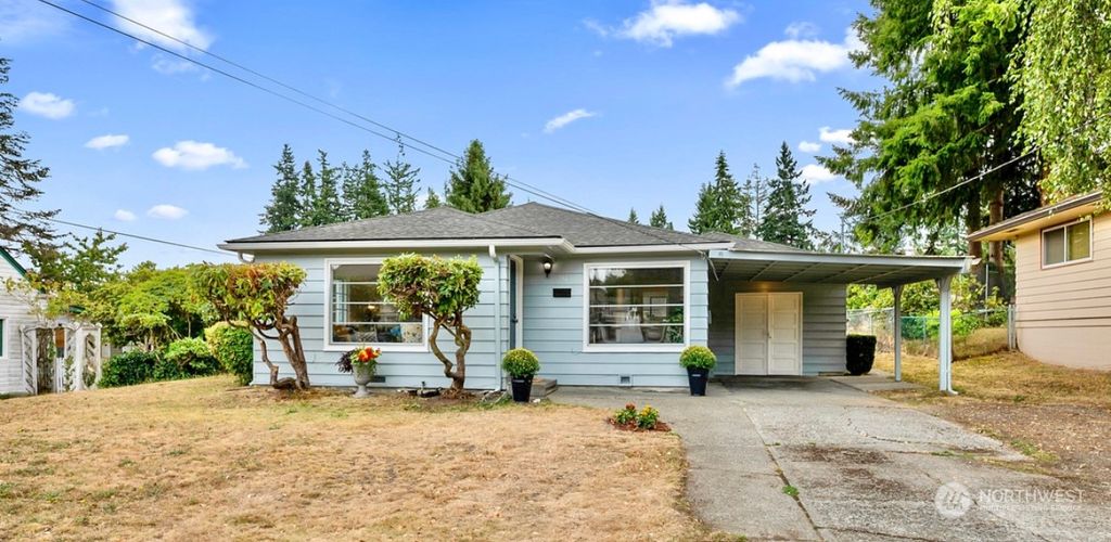 Photo of 714 47th Street SE, Everett, WA 98203 (MLS # 2154482)