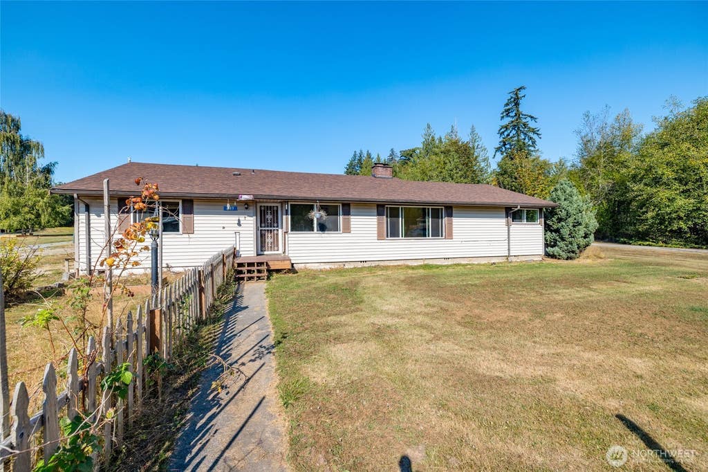 Photo of 849 Burlingame Road, Mount Vernon, WA 98274 (MLS # 2571491)