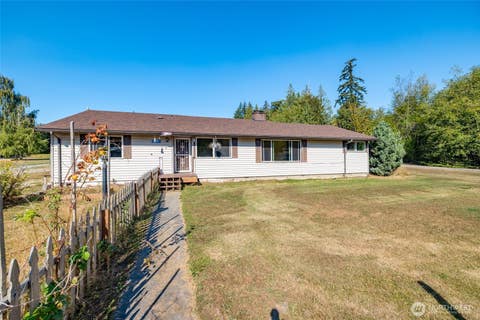 Photo of 849 Burlingame Road, Mount Vernon, WA 98274 (MLS # 2571491)