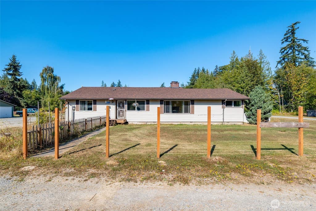 Photo of 849 Burlingame Road, Mount Vernon, WA 98274 (MLS # 2571491)