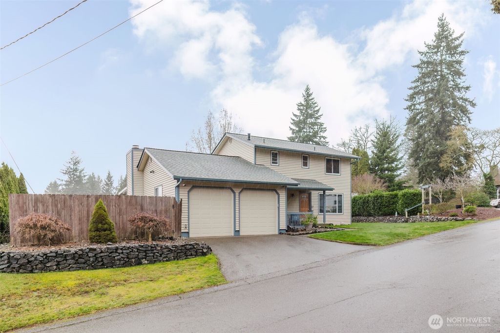 Photo of 401 Pennie Lane, Bremerton, WA 98310 (MLS # 2495916)