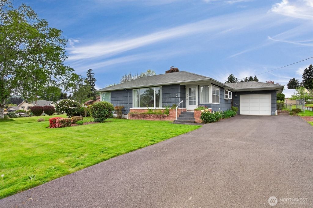 Photo of 2 Pacific Place, Longview, WA 98632 (MLS # 2514782)