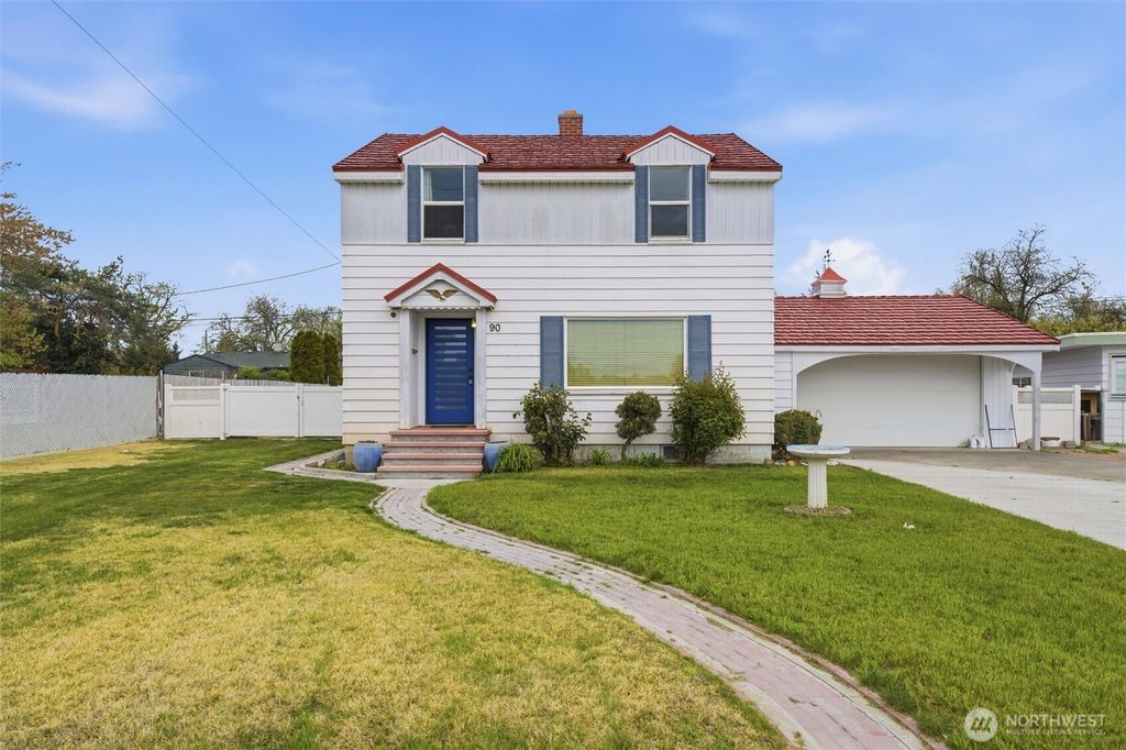 Photo of 90 Van Giesen Street, Richland, WA 99354 (MLS # 2506326)