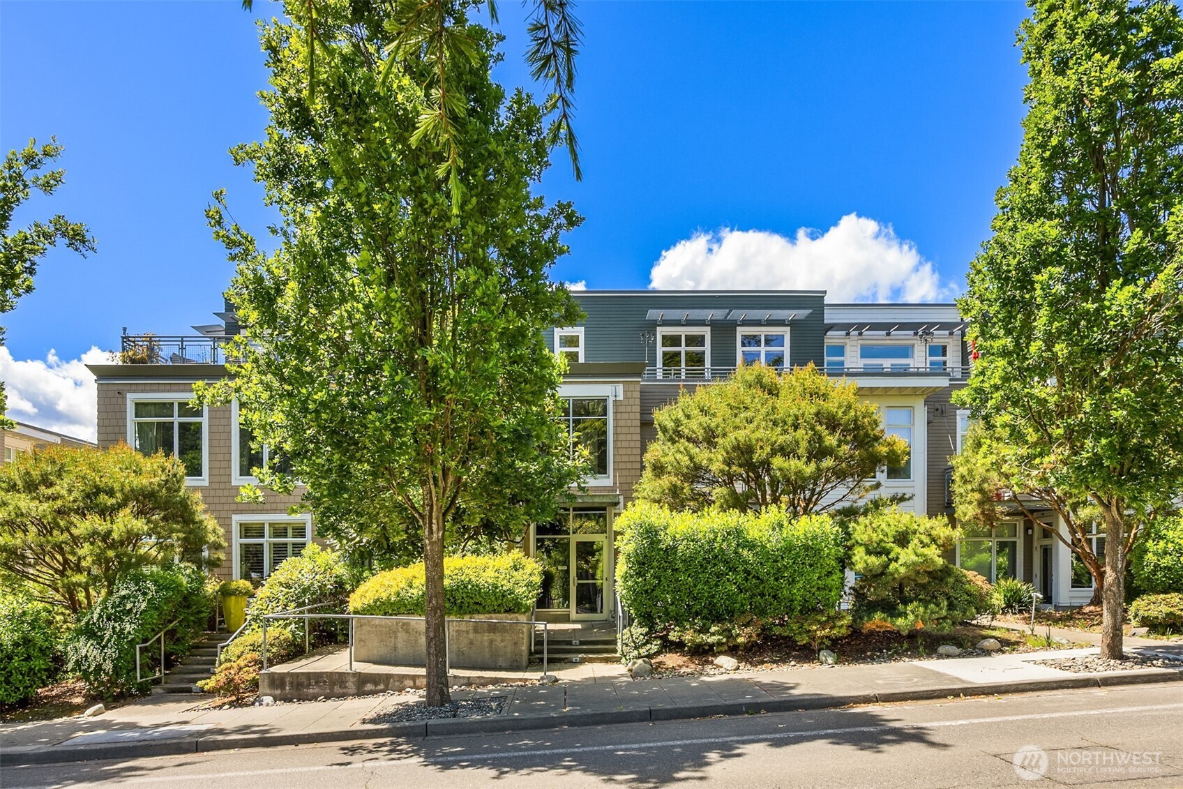 145 Ferncliff Avenue NE D338