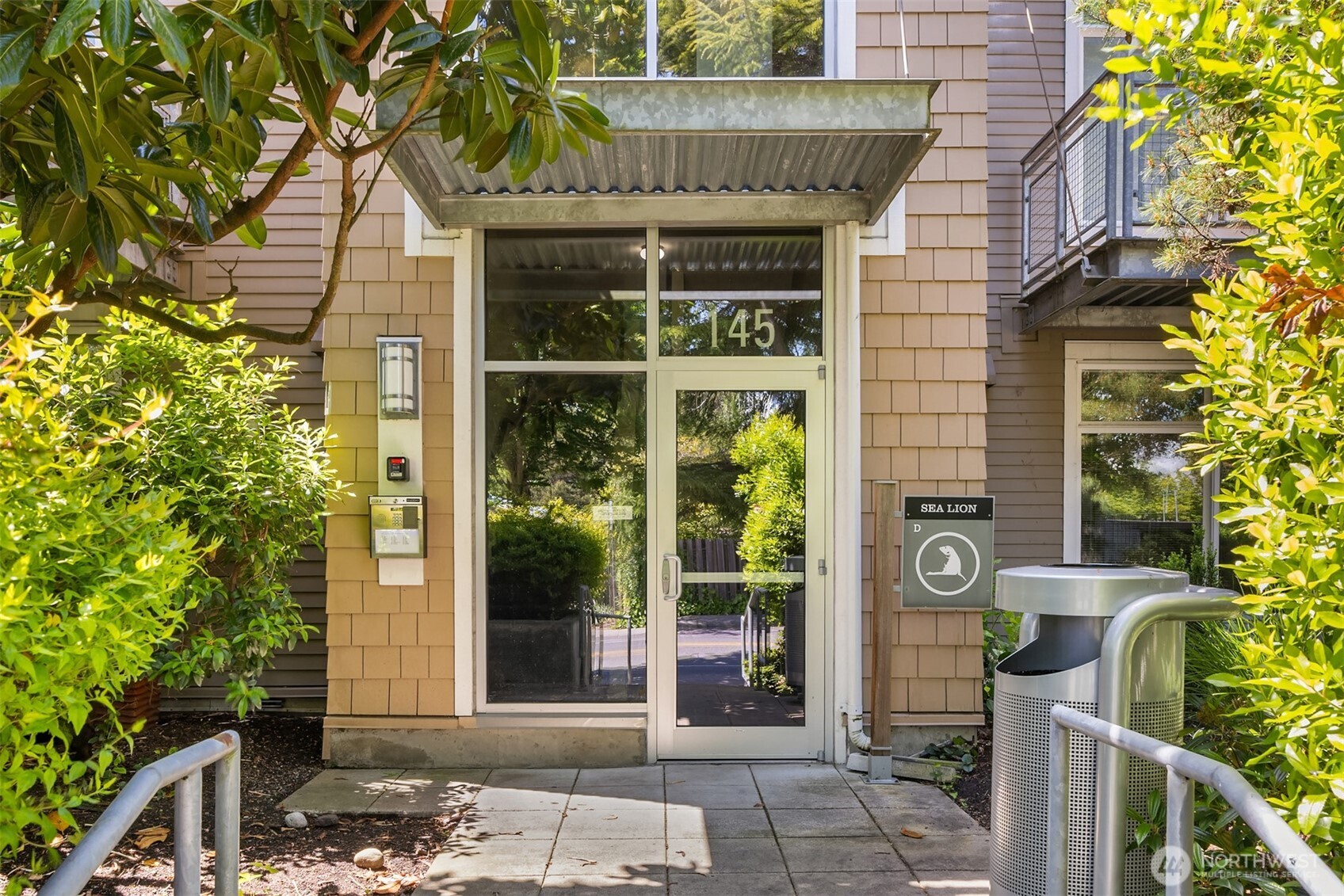 145 Ferncliff Avenue NE D338