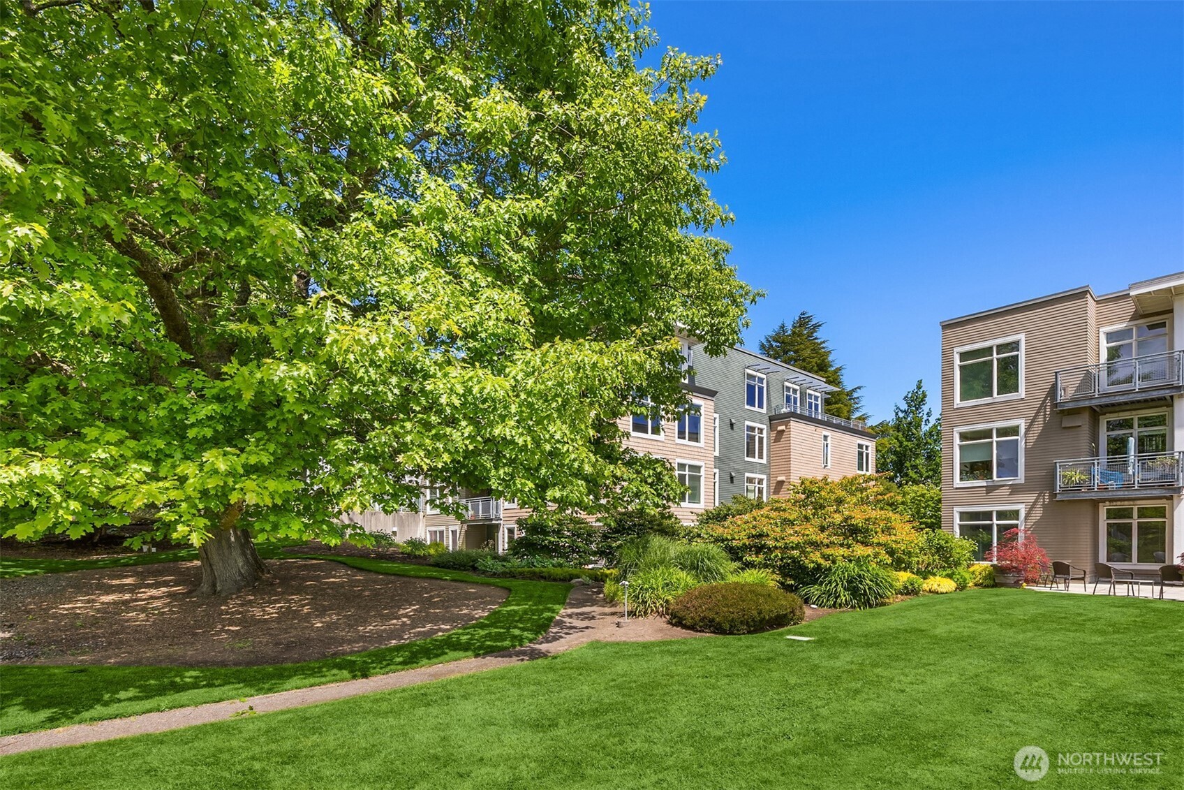 145 Ferncliff Avenue NE D338