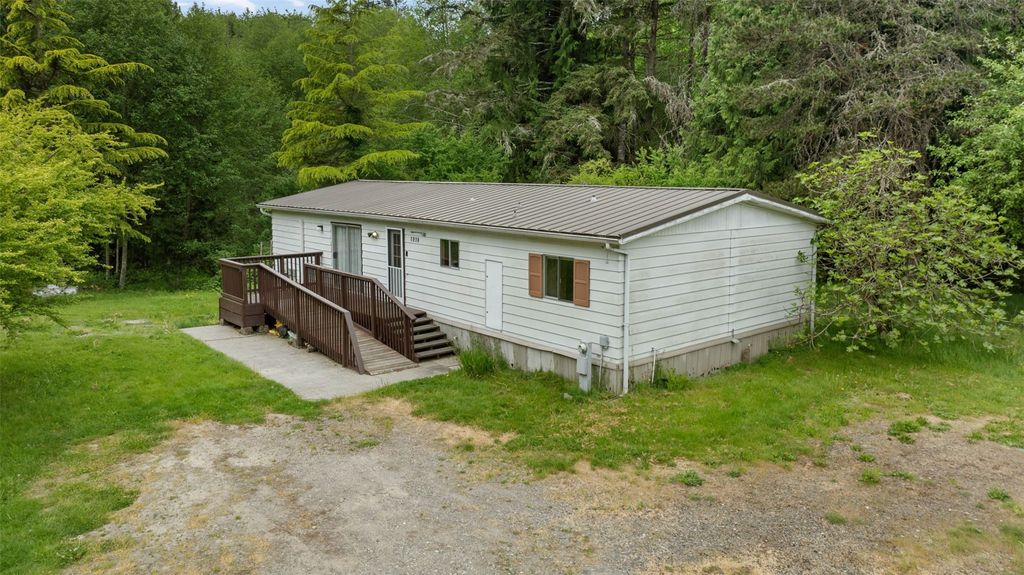 Photo of 1916 Key Peninsula Highway NW, Lakebay, WA 98349 (MLS # 2520753)