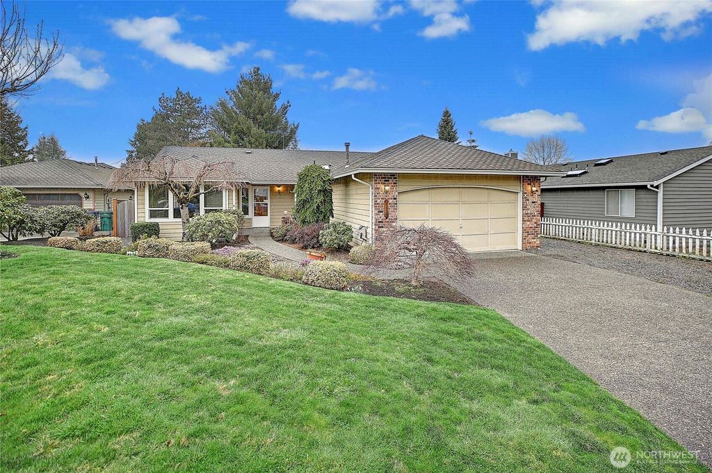 Photo of 6639 69th Drive NE, Marysville, WA 98270 (MLS # 2346894)