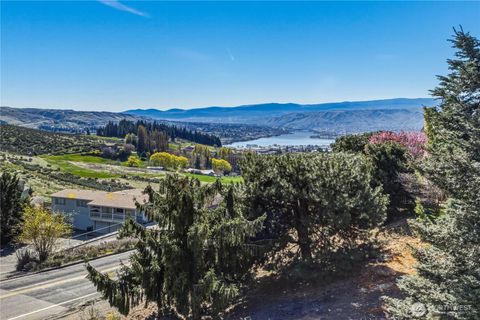 Photo of 156 Heather Lane, Wenatchee, WA 98801 (MLS # 2422520)