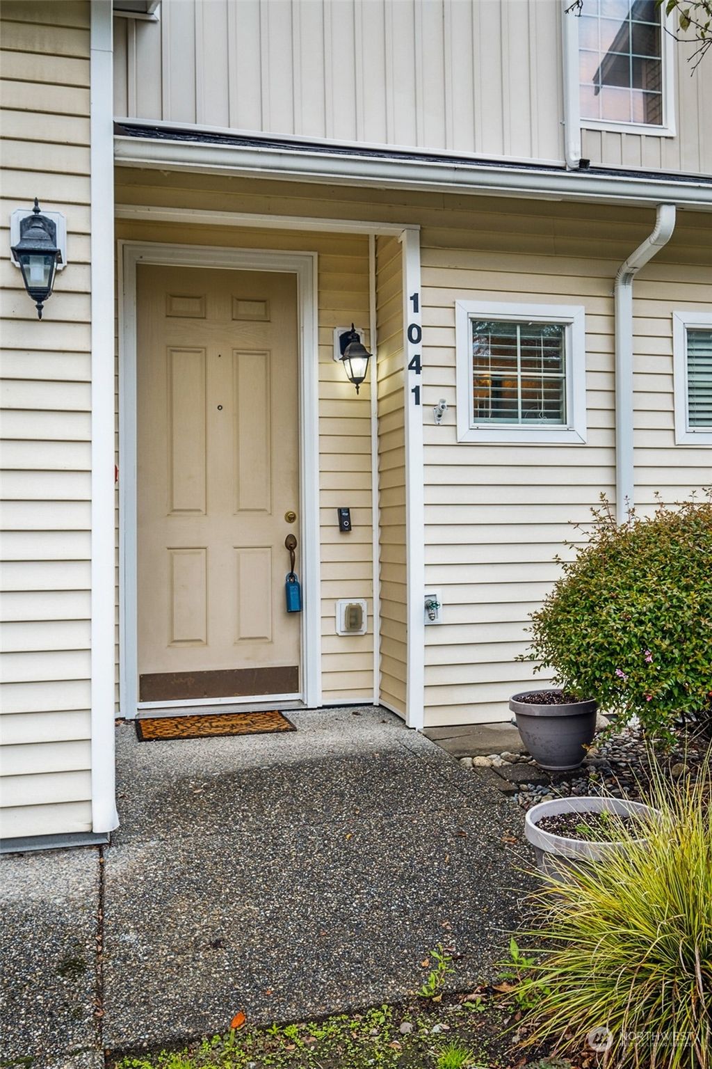 Photo of 3220 SE 12th Street #1041, Renton, WA 98058 (MLS # 2166297)