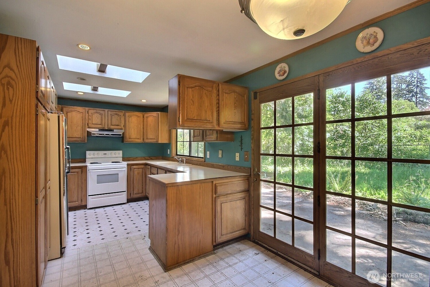 1121 Military Road E