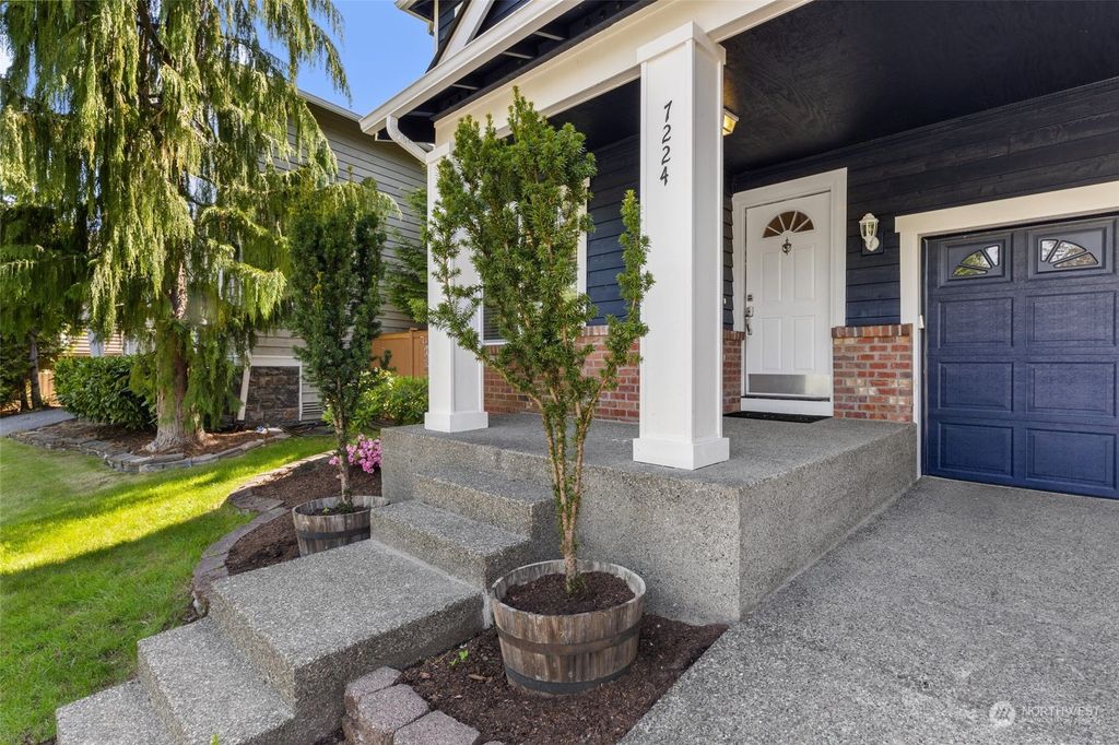 Photo of 7224 Silent Creek Avenue SE, Snoqualmie, WA 98065 (MLS # 2237774)
