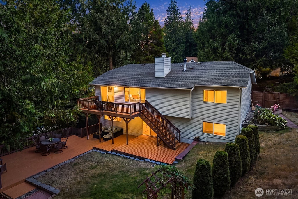 Photo of 22706 NE 12th Place, Sammamish, WA 98074 (MLS # 2584279)