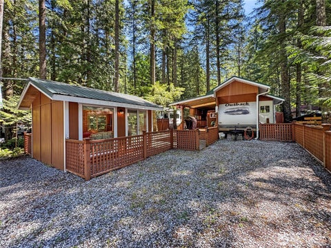 Photo of 128 1 Jasper Trail Trl, Deming, WA 98244 (MLS # 2547647)