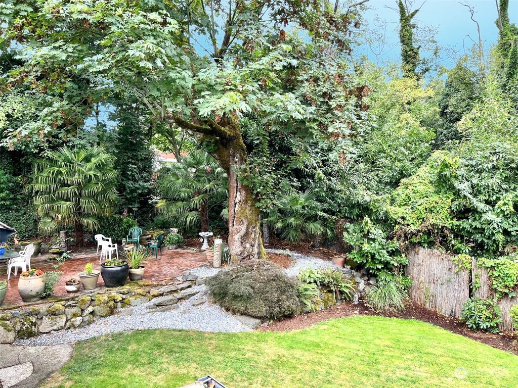 Photo of 11405 Roseberg Avenue S, Seattle, WA 98168 (MLS # 2157246)