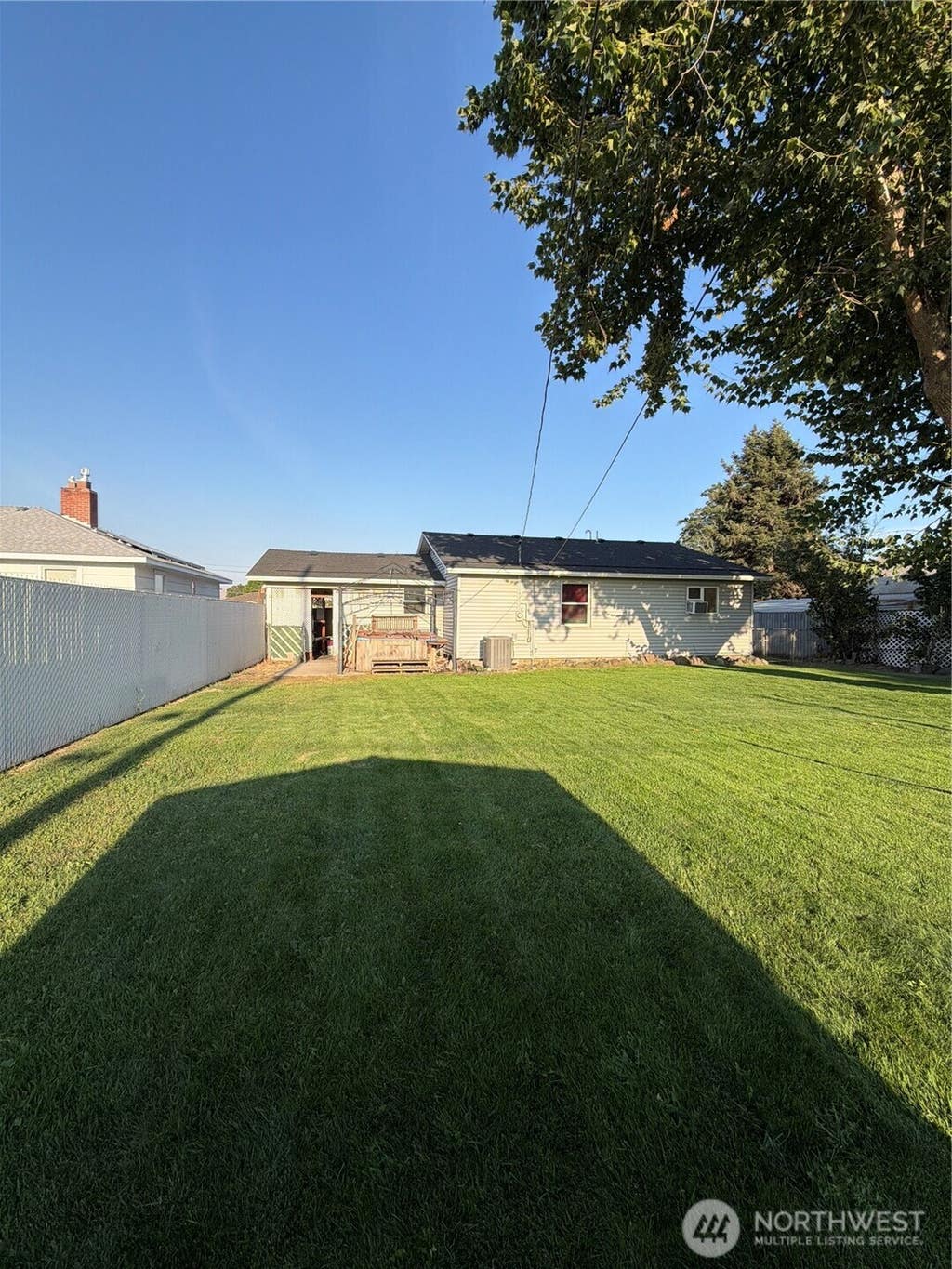 Photo of 908 N 29th AVE, Yakima, WA 98902 (MLS # 2572895)