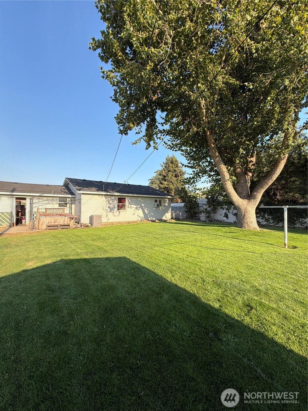 Photo of 908 N 29th AVE, Yakima, WA 98902 (MLS # 2572895)